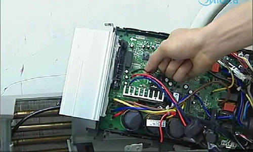 崇左美的空调电话是多少