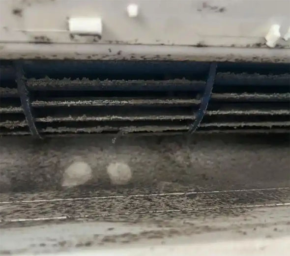 崇左空调吹的风有股烧焦味是怎么回事